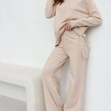 Conjunto de 2 Peças: Sweater com Fenda Lateral e Calças de Malha