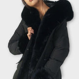 Loa - Casaco Premium Quilted com Gola de Pelo
