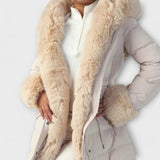 Loa - Casaco Premium Quilted com Gola de Pelo
