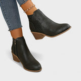 Daniela - Botas Elegantes e Confortáveis