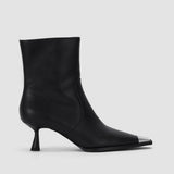 Botins de Cano Curto em Imitação de Couro com Bico Fino
